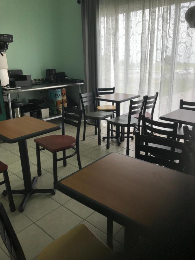 Bayfront Inn Билокси Екстериор снимка