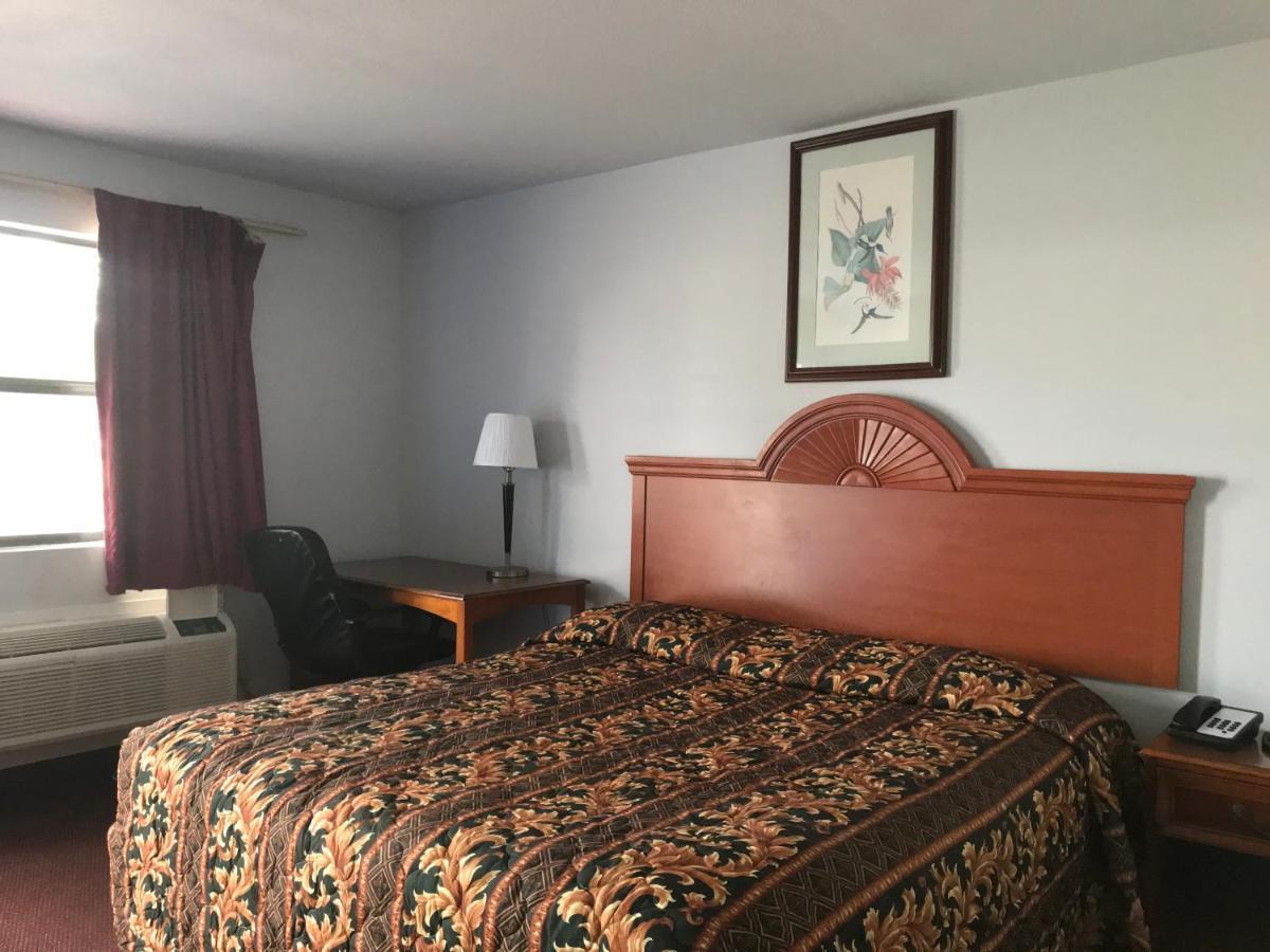 Bayfront Inn Билокси Екстериор снимка