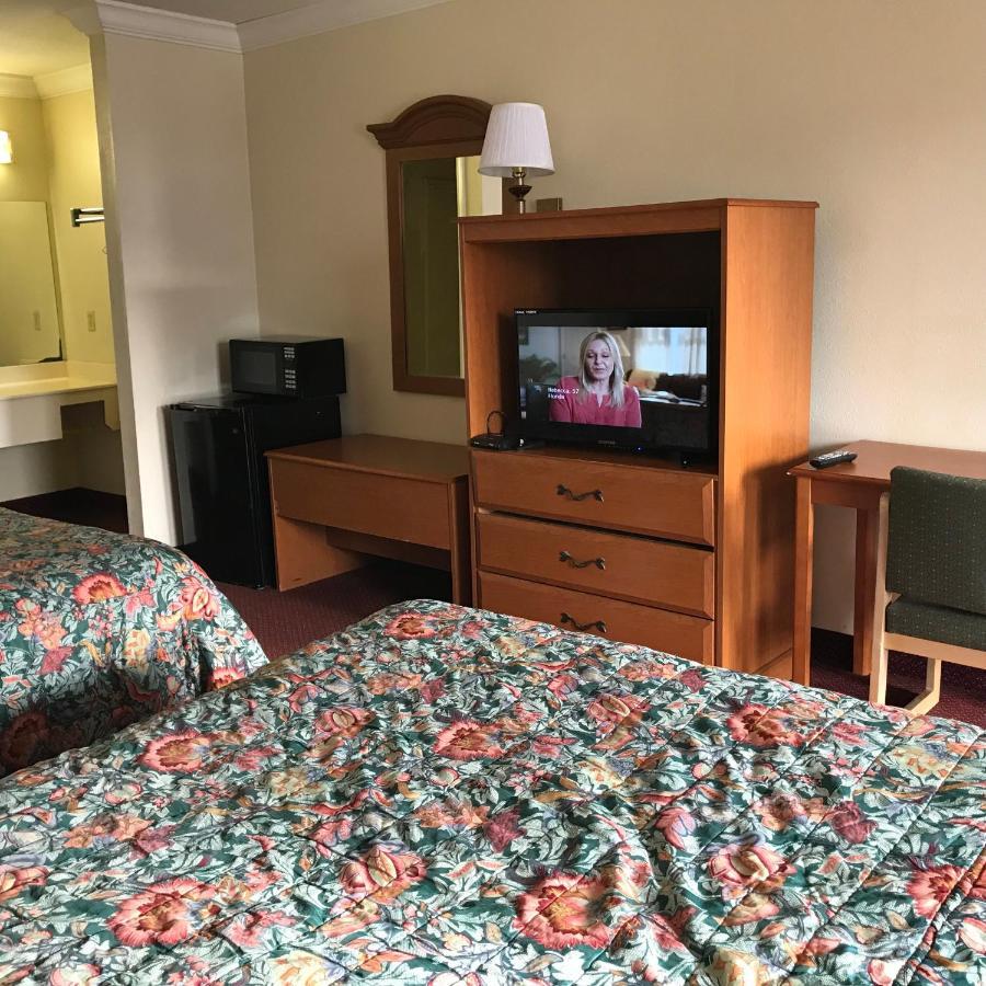 Bayfront Inn Билокси Екстериор снимка